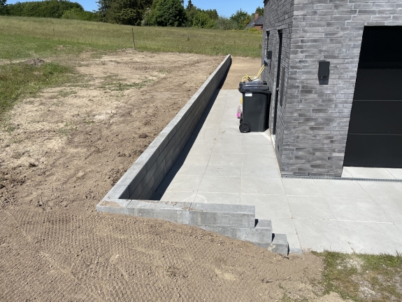 Støttemur opbygning i Arden